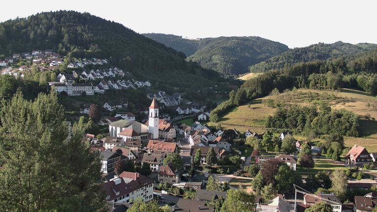 Dieses Bild zeigt eine Webcam-Aufnahme von Ottenhöfen, aufgenommen am Samstag, den 11.07.2026 um 07:30 Uhr