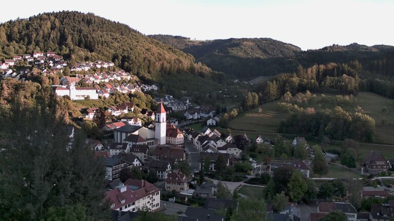 Dieses Bild zeigt eine Webcam-Aufnahme von Ottenhöfen, aufgenommen am Samstag, den 05.09.2026 um 19:20 Uhr
