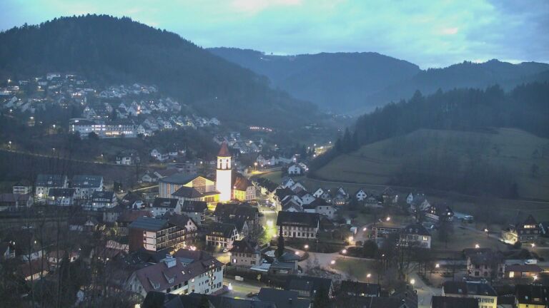 Dieses Bild zeigt eine Webcam-Aufnahme von Ottenhöfen, aufgenommen am Samstag, den 31.01.2026 um 17:50 Uhr