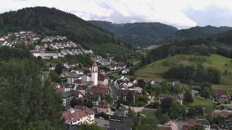 Dieses Bild zeigt eine Webcam-Aufnahme von Ottenhöfen, aufgenommen am Dienstag, den 30.06.2026 um 19:30 Uhr