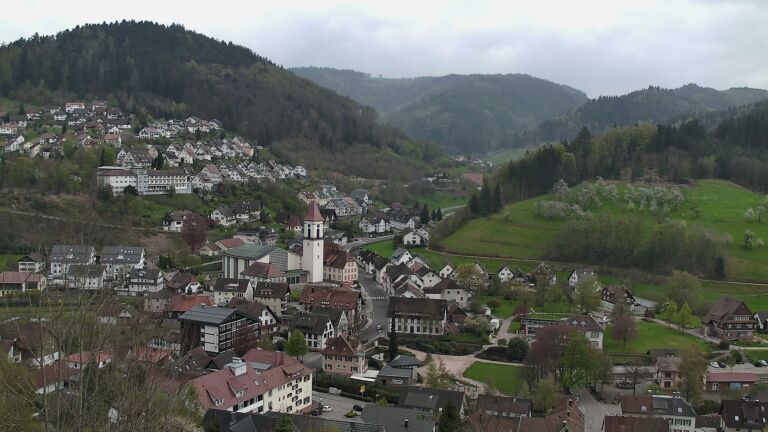 Dieses Bild zeigt eine Webcam-Aufnahme von Ottenhöfen, aufgenommen am Dienstag, den 14.04.2026 um 17:50 Uhr