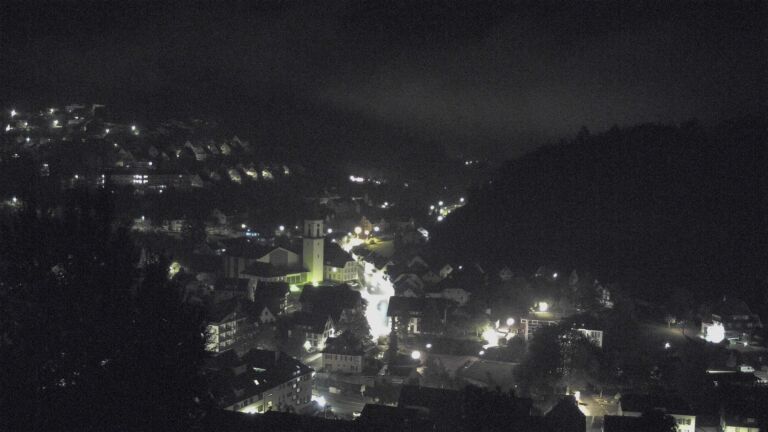 Dieses Bild zeigt eine Webcam-Aufnahme von Ottenhöfen, aufgenommen am Sonntag, den 18.10.2026 um 05:30 Uhr