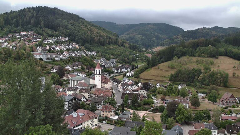 Dieses Bild zeigt eine Webcam-Aufnahme von Ottenhöfen, aufgenommen am Samstag, den 22.08.2026 um 10:20 Uhr