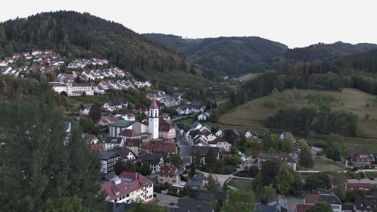 Dieses Bild zeigt eine Webcam-Aufnahme von Ottenhöfen, aufgenommen am Montag, den 07.09.2026 um 20:00 Uhr