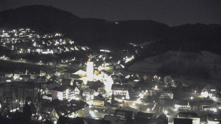 Dieses Bild zeigt eine Webcam-Aufnahme von Ottenhöfen, aufgenommen am Sonntag, den 28.12.2025 um 18:40 Uhr