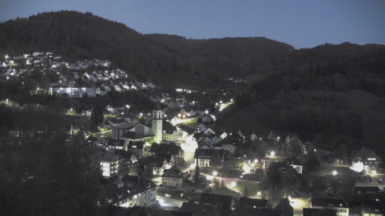 Dieses Bild zeigt eine Webcam-Aufnahme von Ottenhöfen, aufgenommen am Mittwoch, den 29.04.2026 um 21:30 Uhr