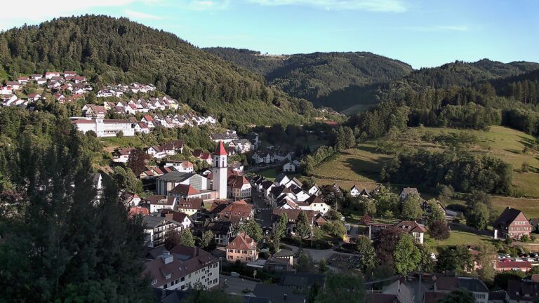 Dieses Bild zeigt eine Webcam-Aufnahme von Ottenhöfen, aufgenommen am Freitag, den 03.07.2026 um 20:10 Uhr
