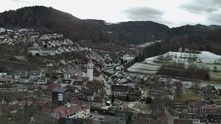 Dieses Bild zeigt eine Webcam-Aufnahme von Ottenhöfen, aufgenommen am Freitag, den 09.01.2026 um 10:50 Uhr