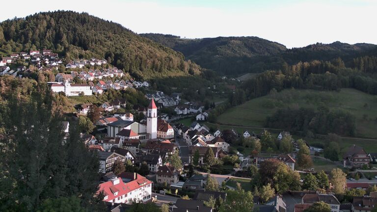 Dieses Bild zeigt eine Webcam-Aufnahme von Ottenhöfen, aufgenommen am Dienstag, den 15.09.2026 um 18:50 Uhr