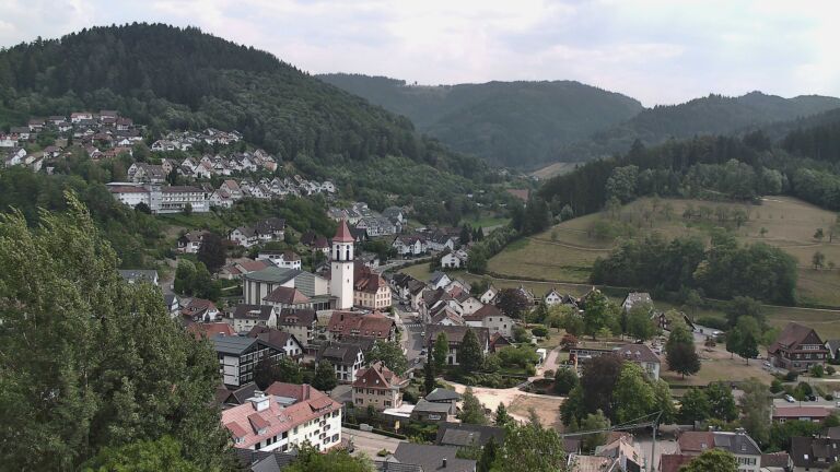 Dieses Bild zeigt eine Webcam-Aufnahme von Ottenhöfen, aufgenommen am Donnerstag, den 30.07.2026 um 15:30 Uhr