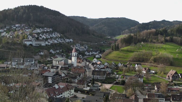 Dieses Bild zeigt eine Webcam-Aufnahme von Ottenhöfen, aufgenommen am Montag, den 06.04.2026 um 08:50 Uhr