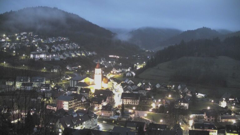 Dieses Bild zeigt eine Webcam-Aufnahme von Ottenhöfen, aufgenommen am Mittwoch, den 25.03.2026 um 19:10 Uhr