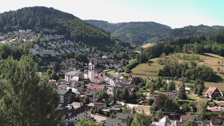 Dieses Bild zeigt eine Webcam-Aufnahme von Ottenhöfen, aufgenommen am Freitag, den 10.07.2026 um 10:00 Uhr