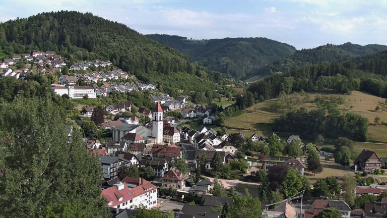 Dieses Bild zeigt eine Webcam-Aufnahme von Ottenhöfen, aufgenommen am Dienstag, den 14.07.2026 um 18:30 Uhr
