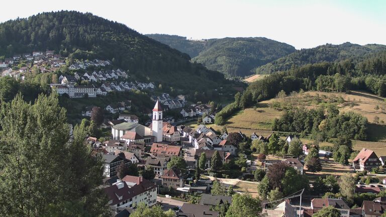 Dieses Bild zeigt eine Webcam-Aufnahme von Ottenhöfen, aufgenommen am Mittwoch, den 22.07.2026 um 08:20 Uhr