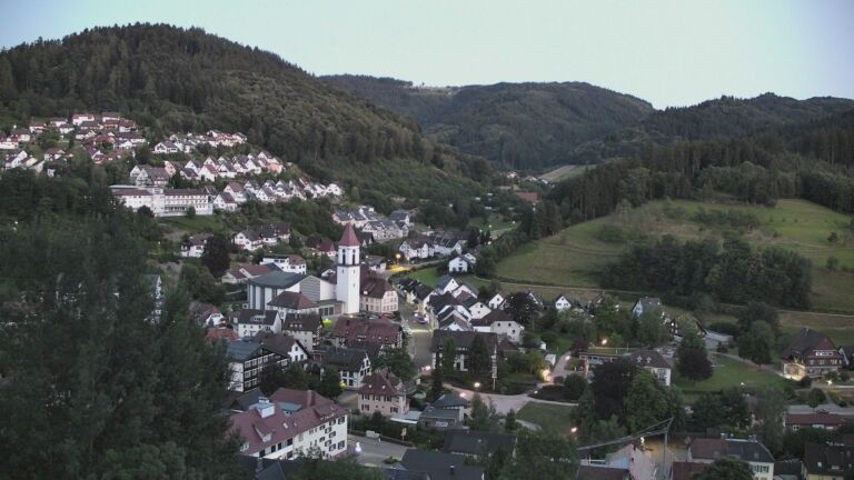 Dieses Bild zeigt eine Webcam-Aufnahme von Ottenhöfen, aufgenommen am Mittwoch, den 01.07.2026 um 22:00 Uhr