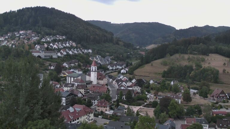 Dieses Bild zeigt eine Webcam-Aufnahme von Ottenhöfen, aufgenommen am Montag, den 17.08.2026 um 20:40 Uhr