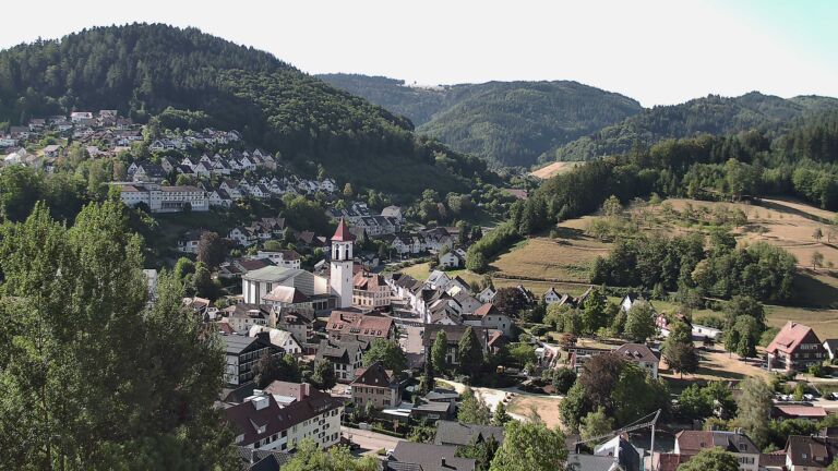 Dieses Bild zeigt eine Webcam-Aufnahme von Ottenhöfen, aufgenommen am Freitag, den 07.08.2026 um 09:40 Uhr