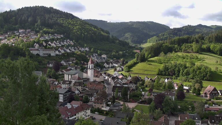 Dieses Bild zeigt eine Webcam-Aufnahme von Ottenhöfen, aufgenommen am Dienstag, den 12.05.2026 um 08:50 Uhr