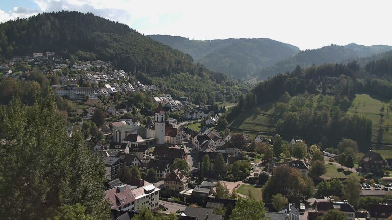 Dieses Bild zeigt eine Webcam-Aufnahme von Ottenhöfen, aufgenommen am Dienstag, den 06.10.2026 um 13:50 Uhr