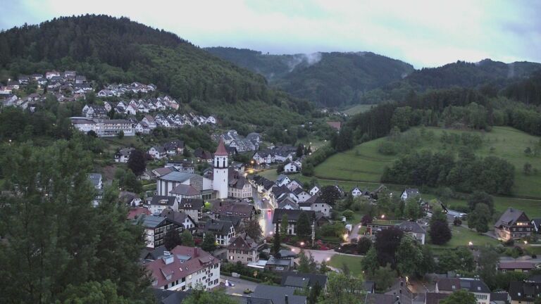 Dieses Bild zeigt eine Webcam-Aufnahme von Ottenhöfen, aufgenommen am Mittwoch, den 13.05.2026 um 21:00 Uhr