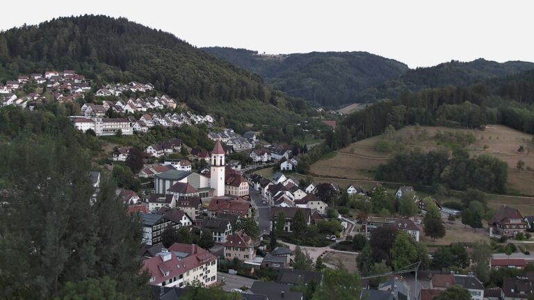 Dieses Bild zeigt eine Webcam-Aufnahme von Ottenhöfen, aufgenommen am Samstag, den 08.08.2026 um 21:00 Uhr