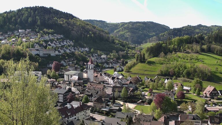 Dieses Bild zeigt eine Webcam-Aufnahme von Ottenhöfen, aufgenommen am Freitag, den 24.04.2026 um 09:50 Uhr