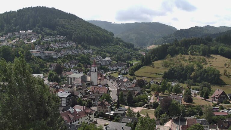 Dieses Bild zeigt eine Webcam-Aufnahme von Ottenhöfen, aufgenommen am Sonntag, den 19.07.2026 um 11:40 Uhr