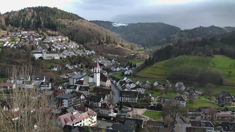 Dieses Bild zeigt eine Webcam-Aufnahme von Ottenhöfen, aufgenommen am Montag, den 30.03.2026 um 16:10 Uhr