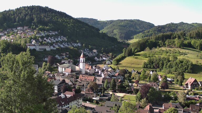 Dieses Bild zeigt eine Webcam-Aufnahme von Ottenhöfen, aufgenommen am Freitag, den 22.05.2026 um 08:20 Uhr