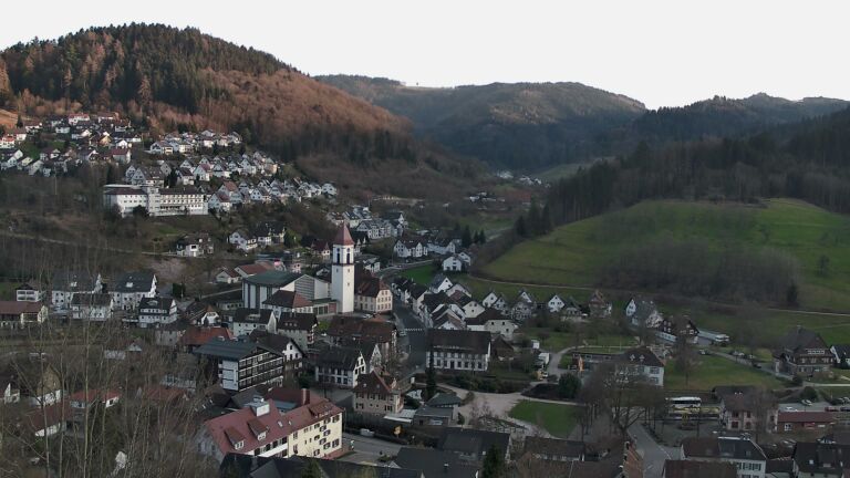 Dieses Bild zeigt eine Webcam-Aufnahme von Ottenhöfen, aufgenommen am Mittwoch, den 04.03.2026 um 17:30 Uhr