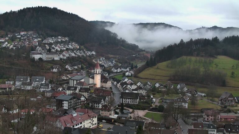 Dieses Bild zeigt eine Webcam-Aufnahme von Ottenhöfen, aufgenommen am Dienstag, den 24.02.2026 um 18:00 Uhr