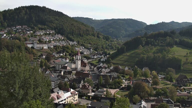 Dieses Bild zeigt eine Webcam-Aufnahme von Ottenhöfen, aufgenommen am Mittwoch, den 07.10.2026 um 15:10 Uhr