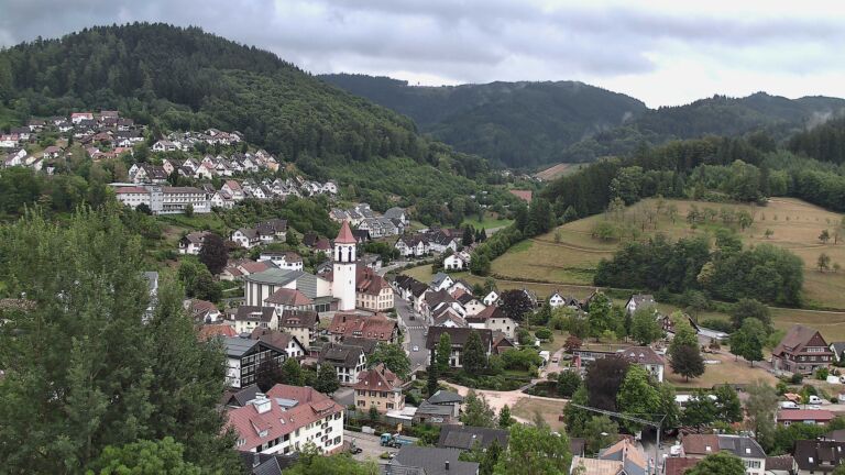 Dieses Bild zeigt eine Webcam-Aufnahme von Ottenhöfen, aufgenommen am Montag, den 27.07.2026 um 09:00 Uhr