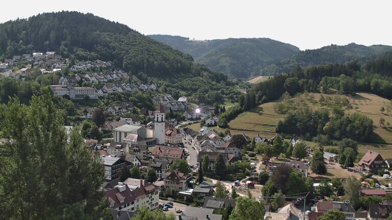 Dieses Bild zeigt eine Webcam-Aufnahme von Ottenhöfen, aufgenommen am Sonntag, den 26.07.2026 um 11:20 Uhr