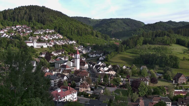 Dieses Bild zeigt eine Webcam-Aufnahme von Ottenhöfen, aufgenommen am Donnerstag, den 21.05.2026 um 19:40 Uhr