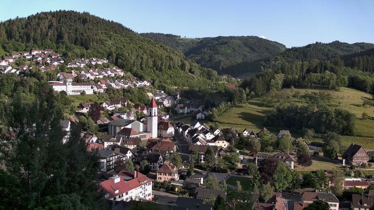 Dieses Bild zeigt eine Webcam-Aufnahme von Ottenhöfen, aufgenommen am Donnerstag, den 28.05.2026 um 19:40 Uhr