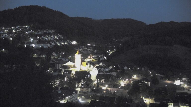 Dieses Bild zeigt eine Webcam-Aufnahme von Ottenhöfen, aufgenommen am Sonntag, den 02.08.2026 um 22:00 Uhr