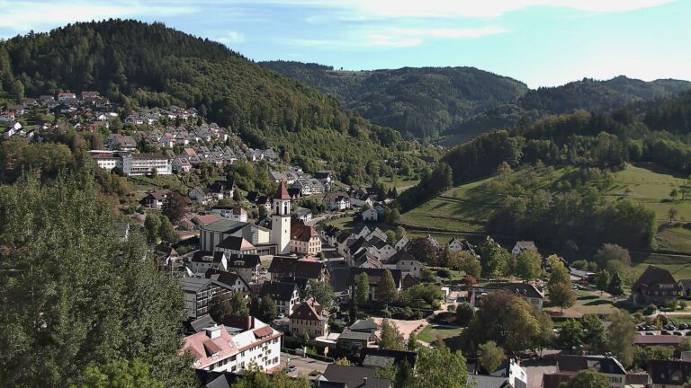 Dieses Bild zeigt eine Webcam-Aufnahme von Ottenhöfen, aufgenommen am Samstag, den 26.09.2026 um 15:40 Uhr