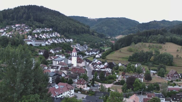 Dieses Bild zeigt eine Webcam-Aufnahme von Ottenhöfen, aufgenommen am Freitag, den 17.07.2026 um 05:40 Uhr