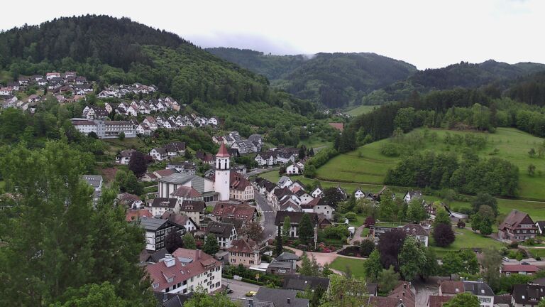 Dieses Bild zeigt eine Webcam-Aufnahme von Ottenhöfen, aufgenommen am Montag, den 11.05.2026 um 07:10 Uhr