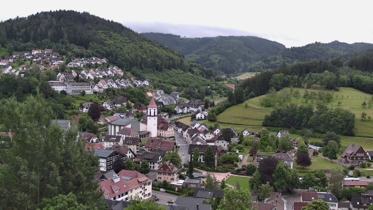 Dieses Bild zeigt eine Webcam-Aufnahme von Ottenhöfen, aufgenommen am Mittwoch, den 03.06.2026 um 07:10 Uhr
