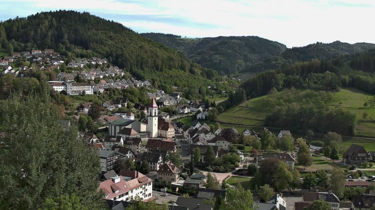 Dieses Bild zeigt eine Webcam-Aufnahme von Ottenhöfen, aufgenommen am Samstag, den 19.09.2026 um 16:10 Uhr