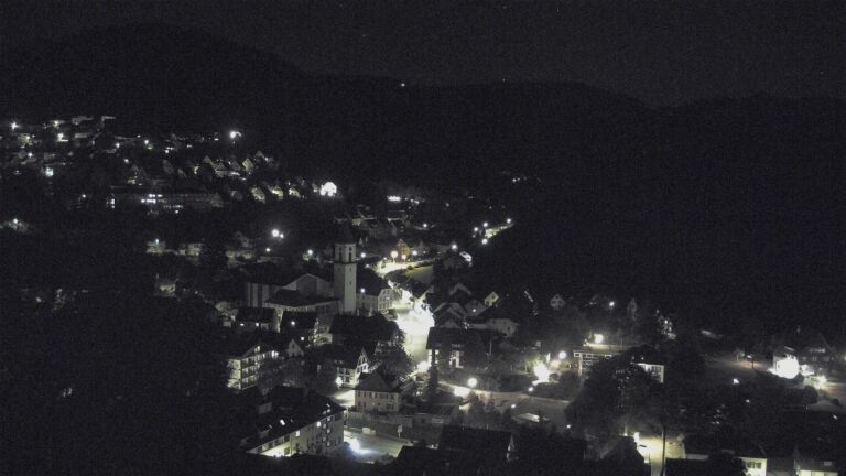 Dieses Bild zeigt eine Webcam-Aufnahme von Ottenhöfen, aufgenommen am Sonntag, den 12.07.2026 um 23:30 Uhr