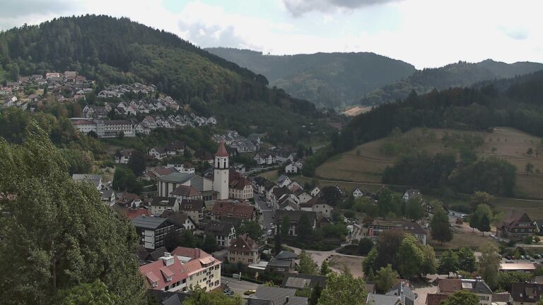 Dieses Bild zeigt eine Webcam-Aufnahme von Ottenhöfen, aufgenommen am Montag, den 17.08.2026 um 14:20 Uhr