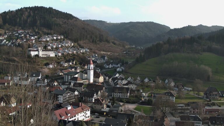 Dieses Bild zeigt eine Webcam-Aufnahme von Ottenhöfen, aufgenommen am Montag, den 09.03.2026 um 17:00 Uhr