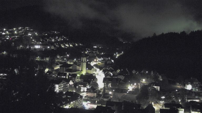 Dieses Bild zeigt eine Webcam-Aufnahme von Ottenhöfen, aufgenommen am Donnerstag, den 08.10.2026 um 20:10 Uhr