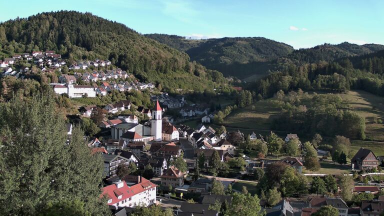 Dieses Bild zeigt eine Webcam-Aufnahme von Ottenhöfen, aufgenommen am Samstag, den 05.09.2026 um 18:40 Uhr