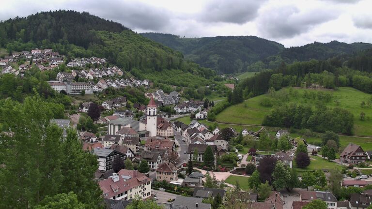 Dieses Bild zeigt eine Webcam-Aufnahme von Ottenhöfen, aufgenommen am Dienstag, den 05.05.2026 um 12:20 Uhr