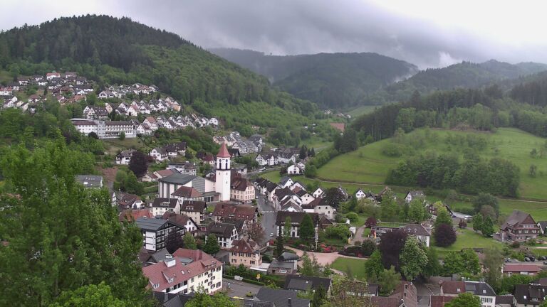 Dieses Bild zeigt eine Webcam-Aufnahme von Ottenhöfen, aufgenommen am Mittwoch, den 06.05.2026 um 15:10 Uhr